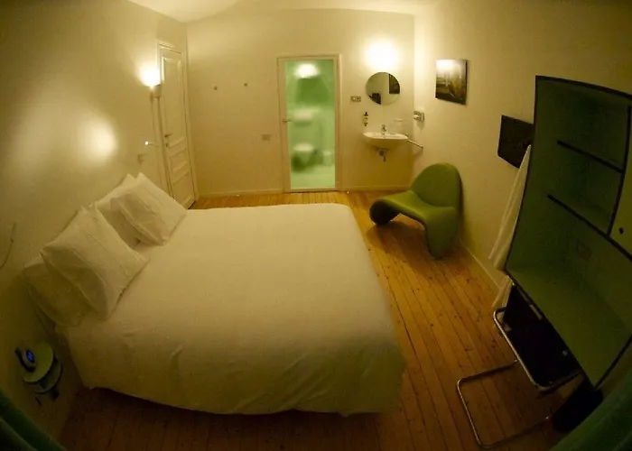 Les Paquerettes Bed & Breakfast 2*